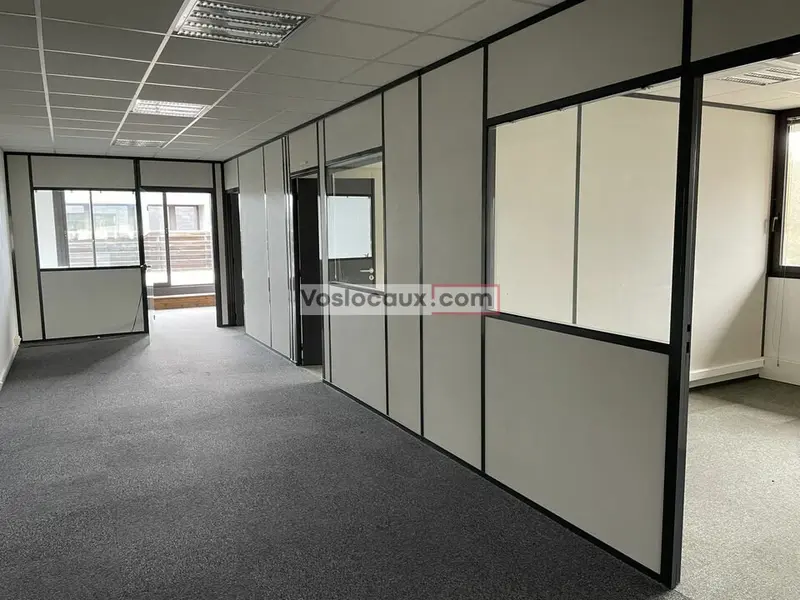 Bureau à louer - Valbonne (06560) - 232 m² - 3 286 €/mois