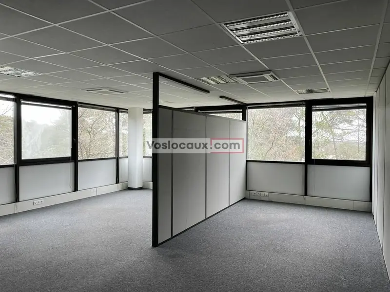 Bureau à louer - Valbonne (06560) - 435 m² - 6 162 €/mois