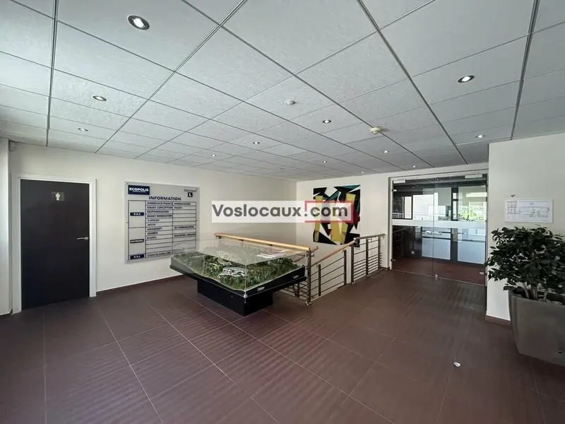 Bureau à louer - Valbonne (06560) - 342 m² - 4 987 €/mois