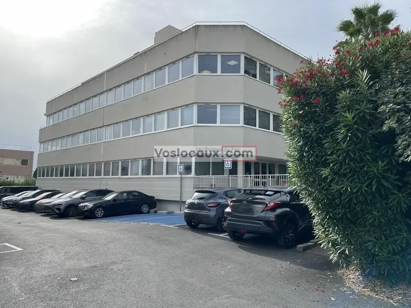 Bureau à louer - Villeneuve-Loubet (06270) - 300 m² - 3 250 €/mois