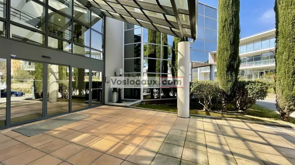 Bureau à louer - Valbonne (06560) - 304 m² - 3 583 €/mois