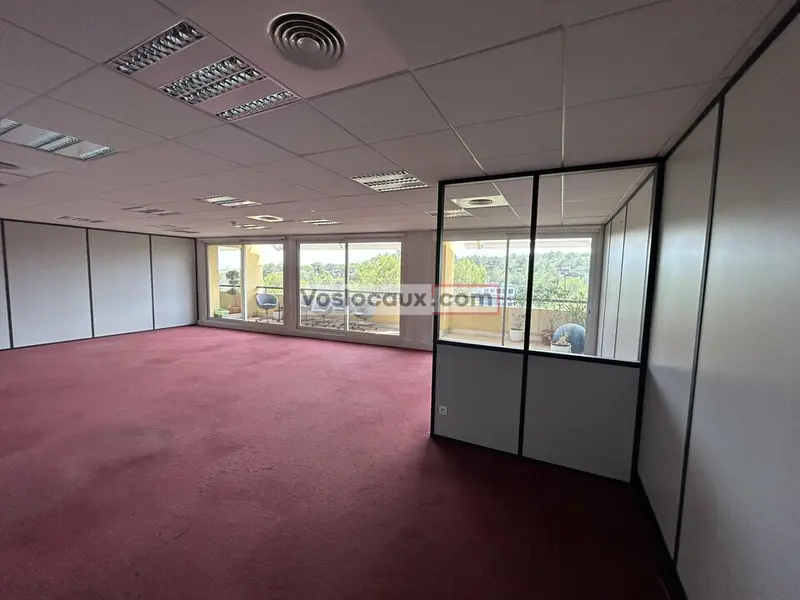 Bureau à louer - Valbonne (06560) - 93 m² - 1 356 €/mois