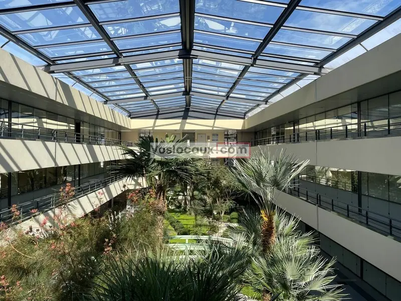 Bureau à louer - Valbonne (06560) - 159 m² - 2 252 €/mois