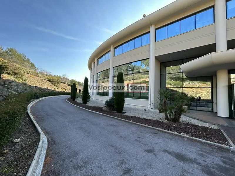 Bureau à louer - Valbonne (06560) - 184 m² - 2 760 €/mois