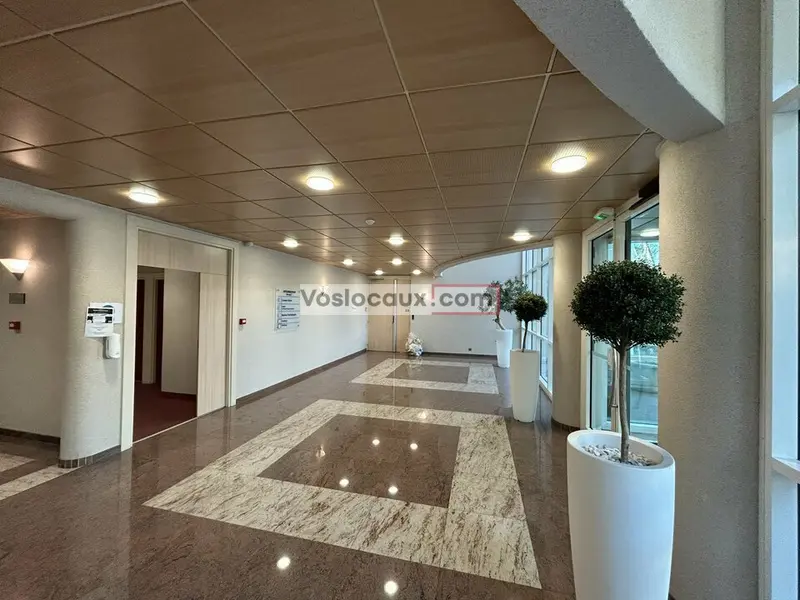 Bureau à louer - Valbonne (06560) - 501 m² - 7 515 €/mois