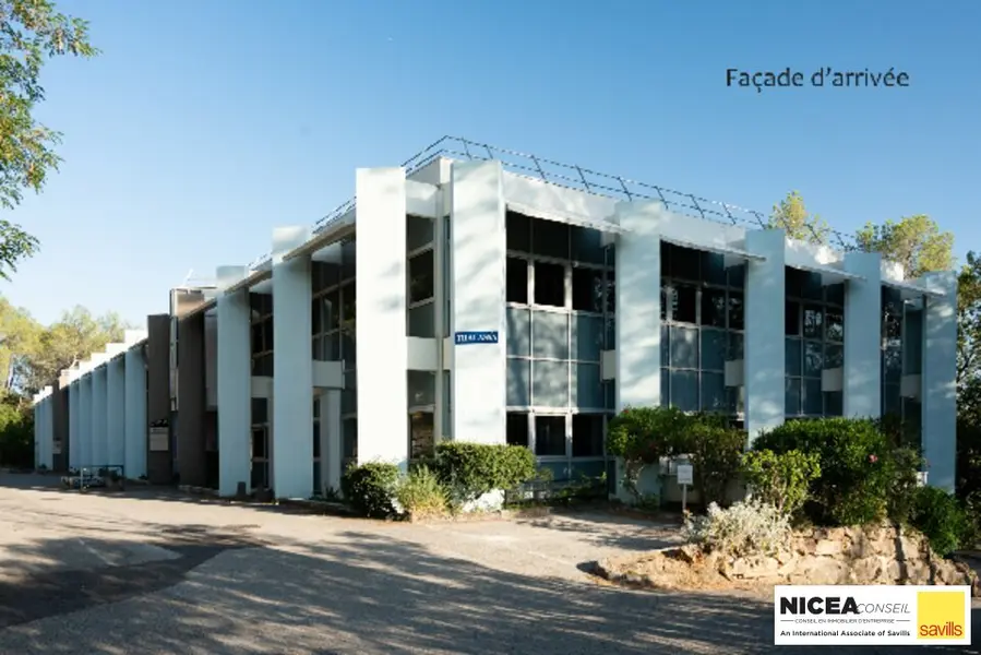 Bureau à louer - Valbonne (06560) - 725 m² - 12 107 €/mois