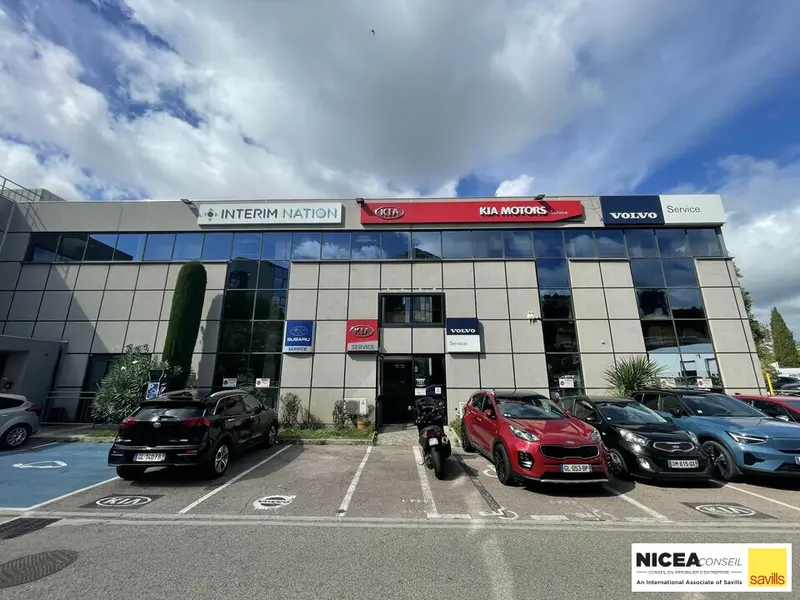 Bureau à louer - Nice (06200) - 939 m² - 9 916 €/mois