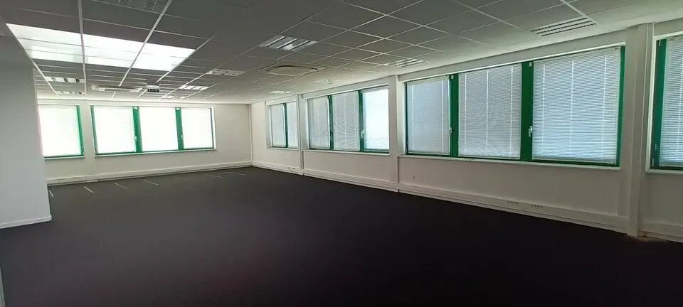 Bureau à louer - Harfleur (76700) - 246 m² - 2 935 €/mois