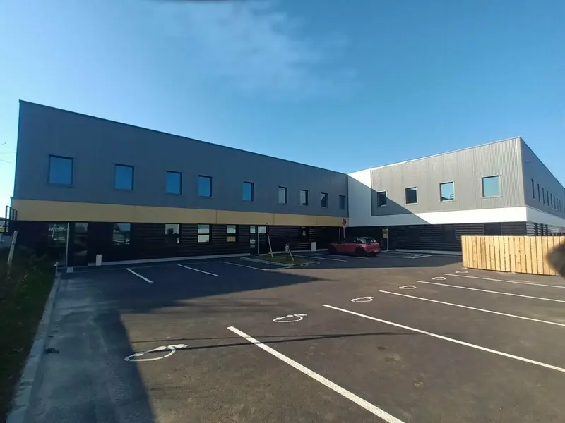 Bureau à louer - Le Havre (76620) - 1069 m² - 10 690 €/mois