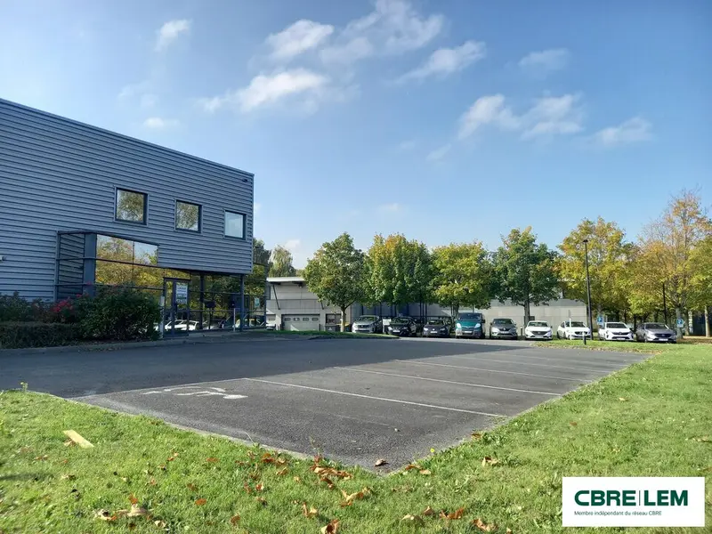 A louer Locaux d'activité 653m² Hérouville-Saint-Clair