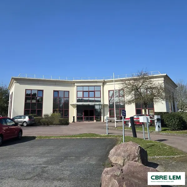 Bureau à louer - Caen (14000) - 932 m² - 9 166 €/mois