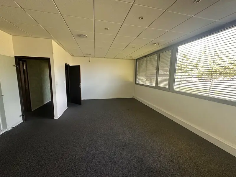 Bureau à louer - Brumath (67170) - 153 m² - 2 001 €/mois