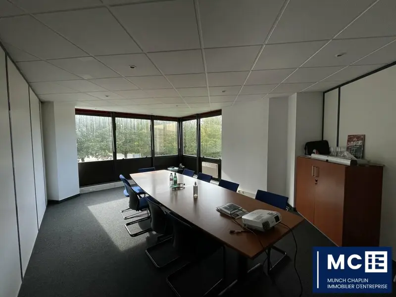 Bureau à louer - Oberhausbergen (67205) - 252 m² - 2 520 €/mois