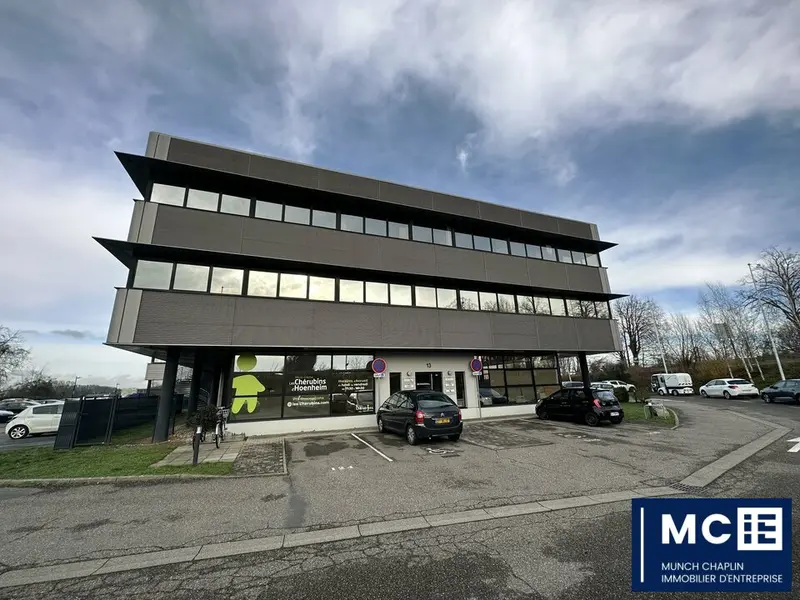 Bureau à louer - Niederhausbergen (67207) - 832 m² - 7 626 €/mois