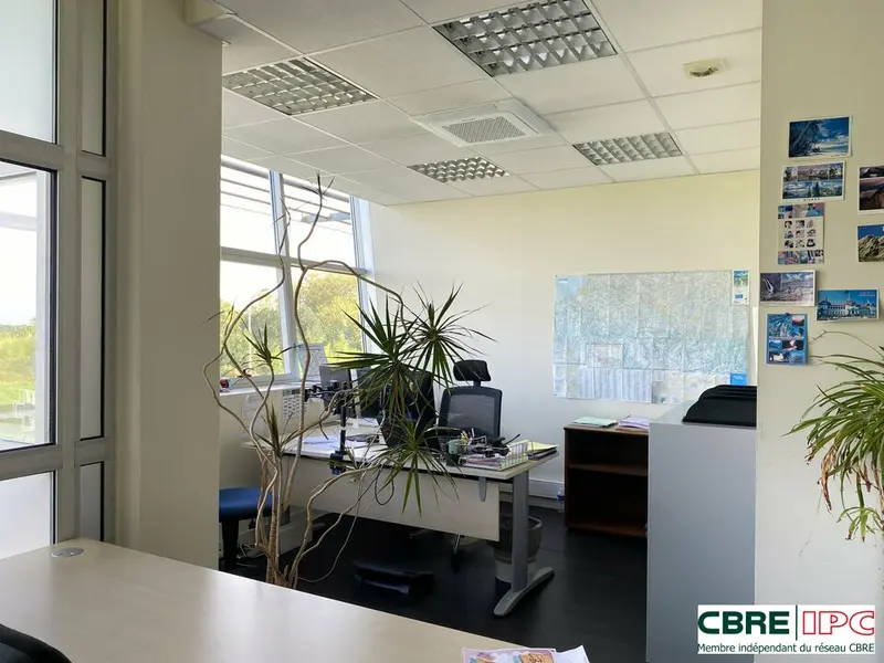 Bureau à louer - Anglet (64600) - 176 m² - 3 200 €/mois