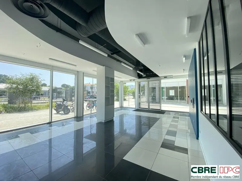 Local Commercial à louer - Anglet (64600) - 318 m² - 7 083 €/mois