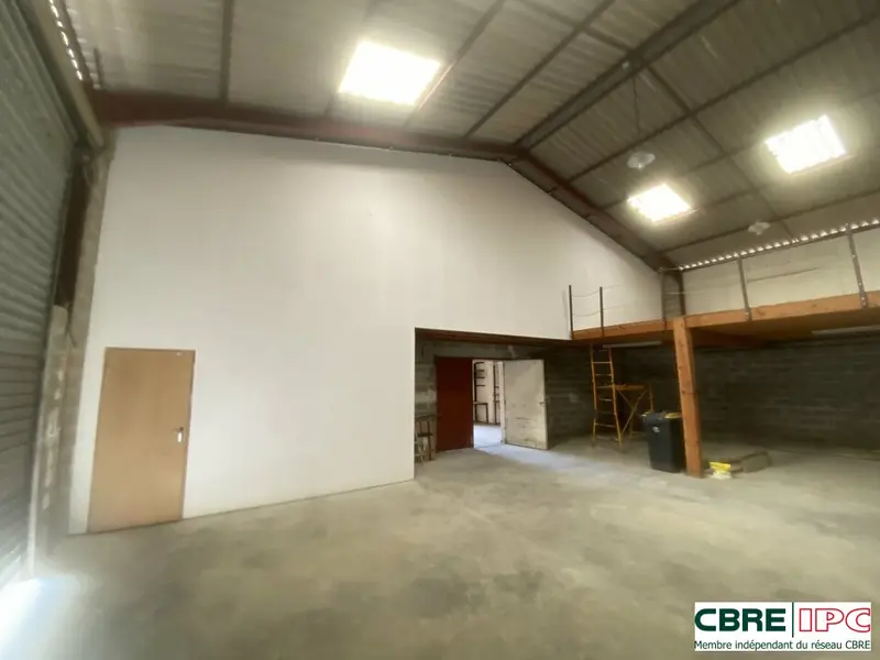 Entrepôt / Activité à louer - Saint-Avit (40090) - 282 m² - 1 000 €/mois