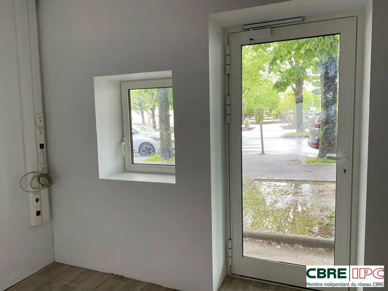 LOCATION - REF : 7833FD