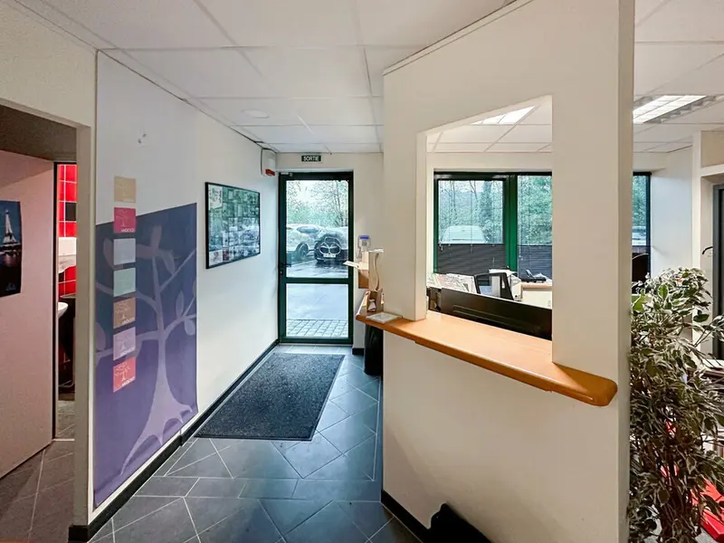 Bureau à louer - Lissieu (69380) - 100 m² - 1 200 €/mois