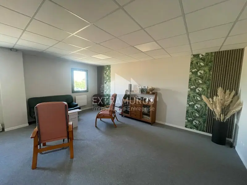 Bureau à louer - Beauvallon (69700) - 150 m² - 1 580 €/mois