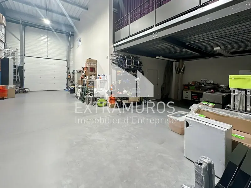 Entrepôt / Activité à louer - Arnas (69400) - 220 m² - 2 450 €/mois