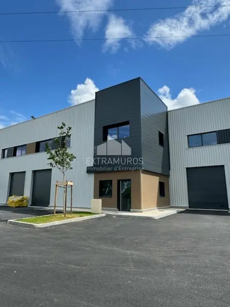 Entrepôt / Activité à louer - La Tour-De-Salvagny (69890) - 243 m² - 2 709 €/...