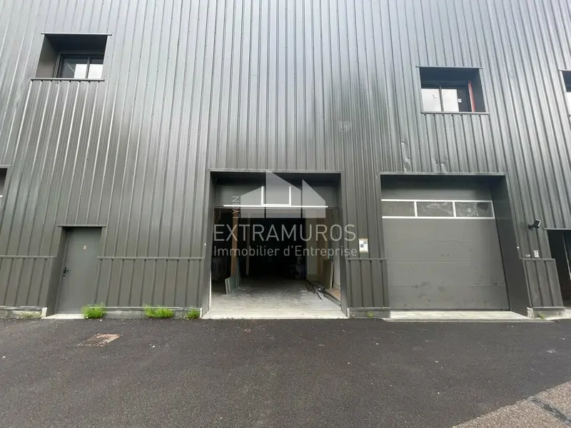 Entrepôt / Activité à louer - Sainte-Consorce (69280) - 180 m² - 1 450 €/mois
