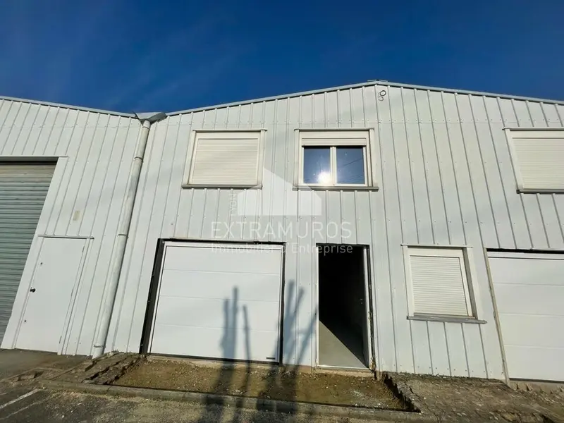 Entrepôt / Activité à louer - Mions (69780) - 110 m² - 1 200 €/mois
