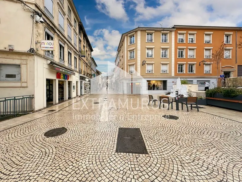 Local Commercial à vendre - Bourgoin-Jallieu (38300) - 397 m²