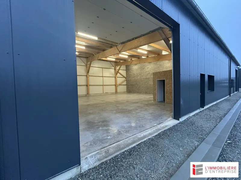 LOCATION  CELLULE D'ACTIVITÉ  480 m² DIVISIBLE  PLÉCHATEL