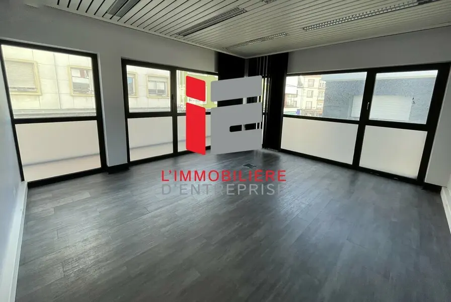Local Commercial à louer - Lorient (56100) - 125 m² - 2 400 €/mois