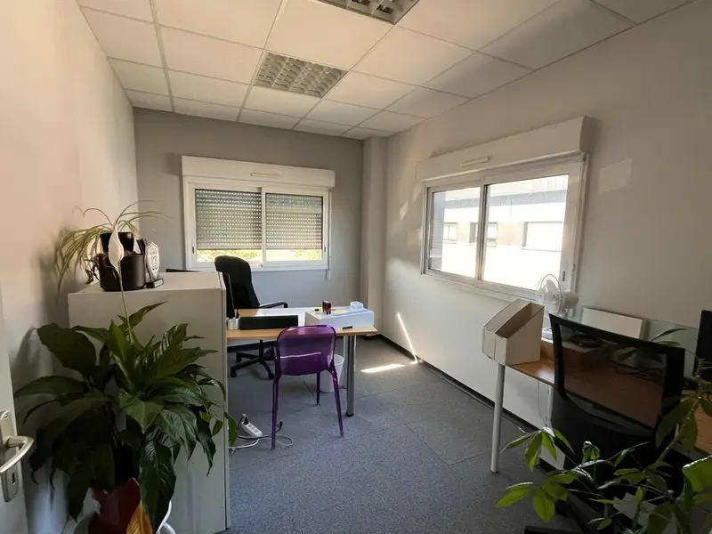 Bureau à louer - Meucon (56890) - 95 m² - 1 400 €/mois
