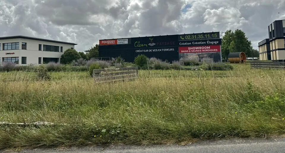 Entrepôt / Activité à louer - Ifs (14123) - 830 m² - 6 320 €/mois