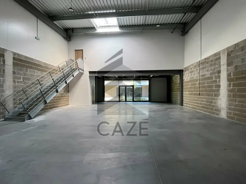 Entrepôt / Activité à louer - Mérignac (33700) - 219 m² - 2 250 €/mois