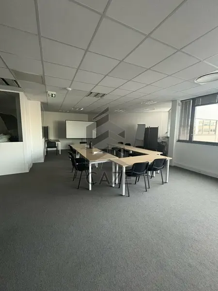 Bureau à louer - Pessac (33600) - 174 m² - 2 102 €/mois