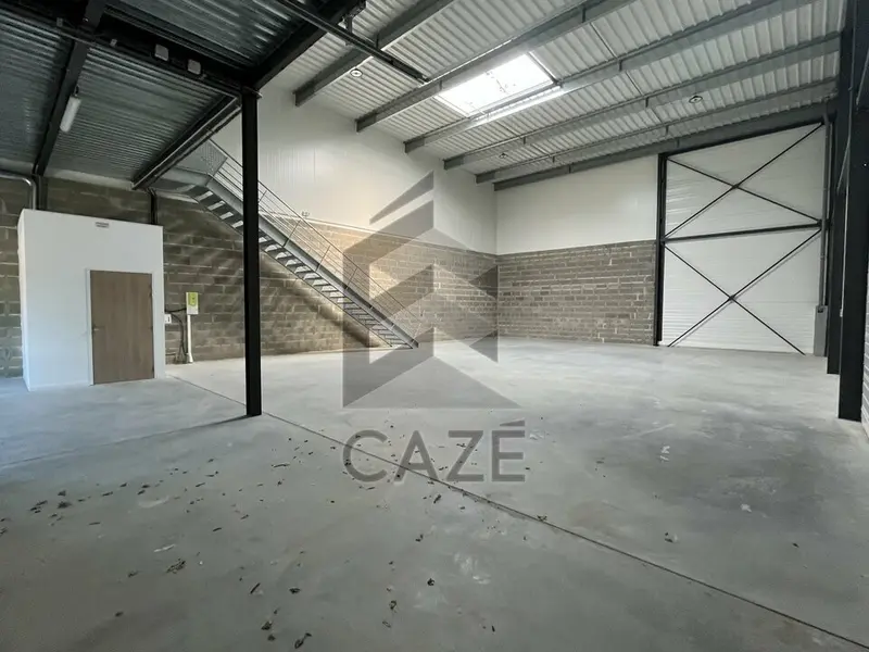 Entrepôt / Activité à louer - Tresses (33370) - 293 m² - 2 279 €/mois