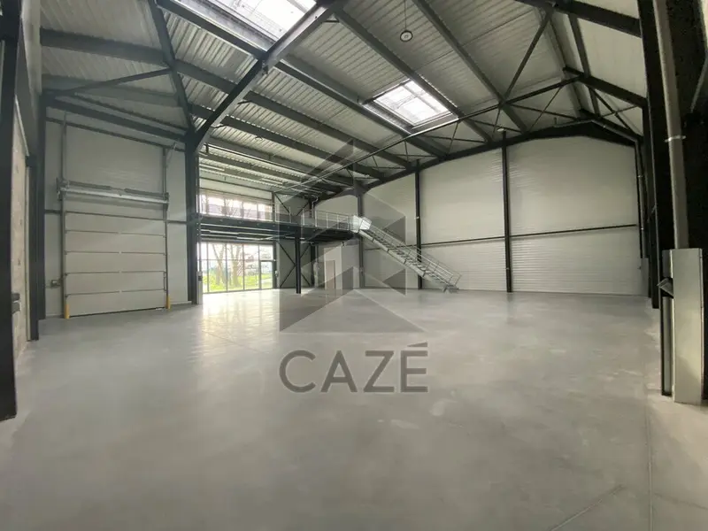 Entrepôt / Activité à louer - Tresses (33370) - 324 m² - 2 541 €/mois