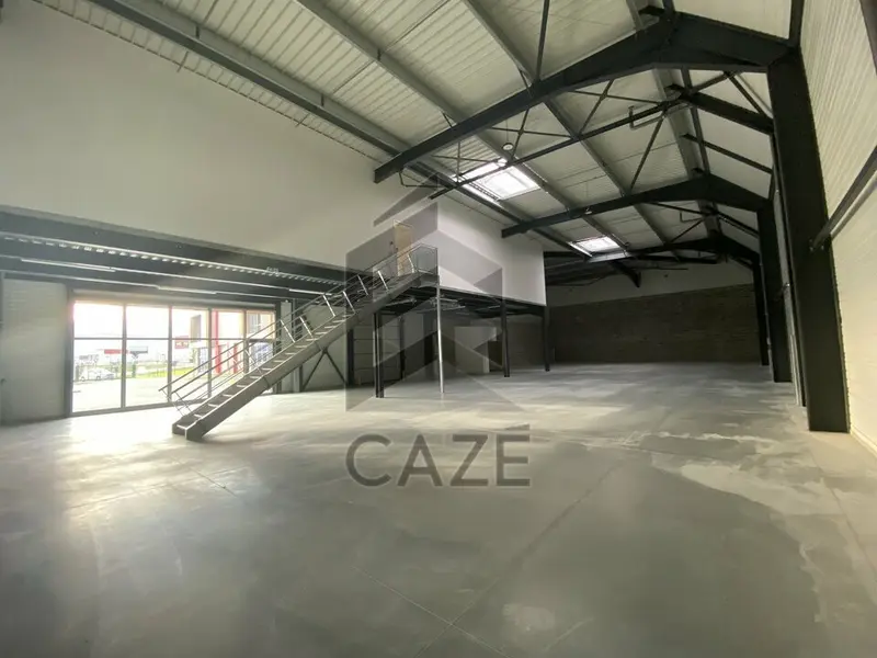 Entrepôt / Activité à louer - Tresses (33370) - 715 m² - 5 783 €/mois