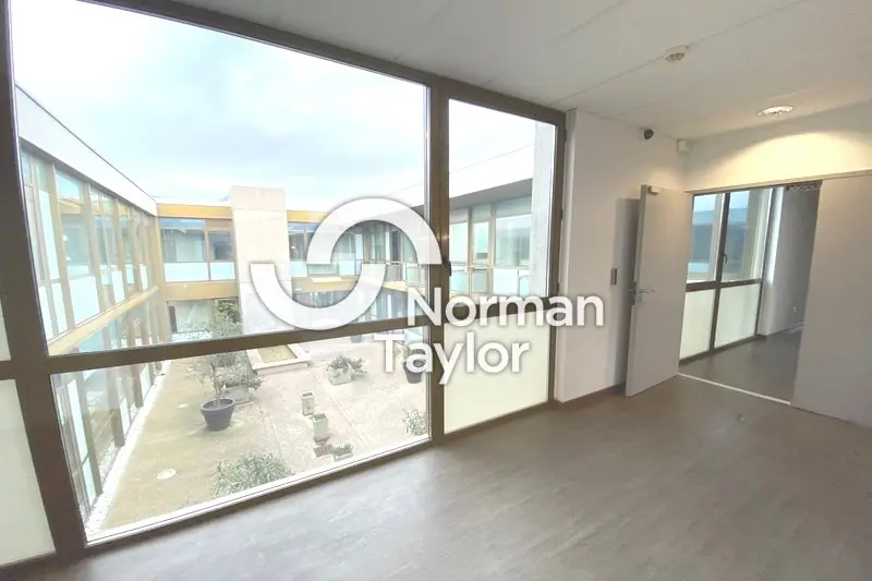 Bureau à louer - Mauguio (34130) - 210 m² - 2 625 €/mois