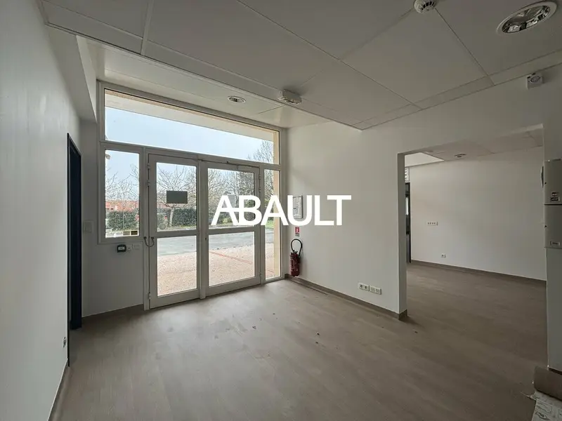 Bureau à louer - Labège (31670) - 303 m² - 3 156 €/mois