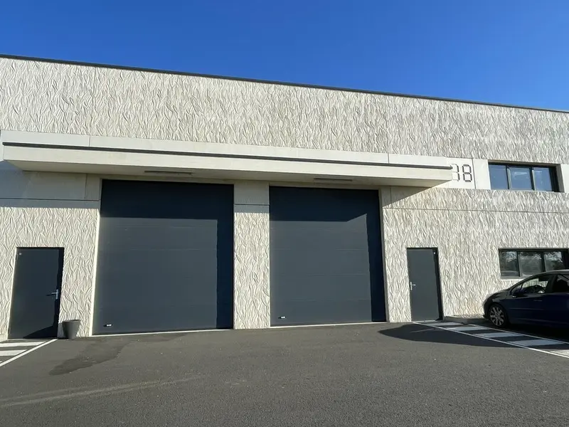 Entrepôt / Activité à vendre - Izon (33450) - 175 m²