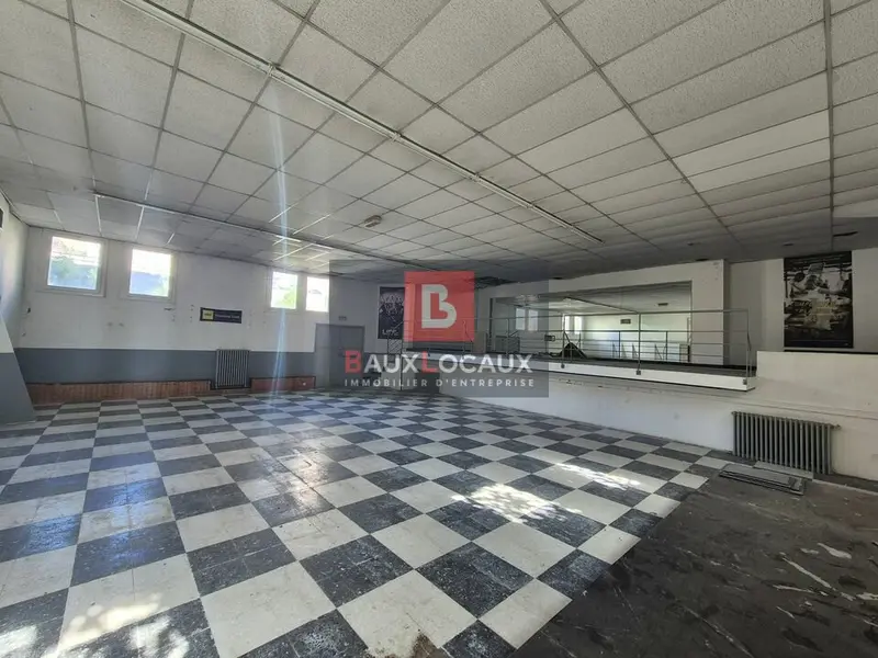 Local Commercial à vendre - Salon-De-Provence (13300) - 582 m²