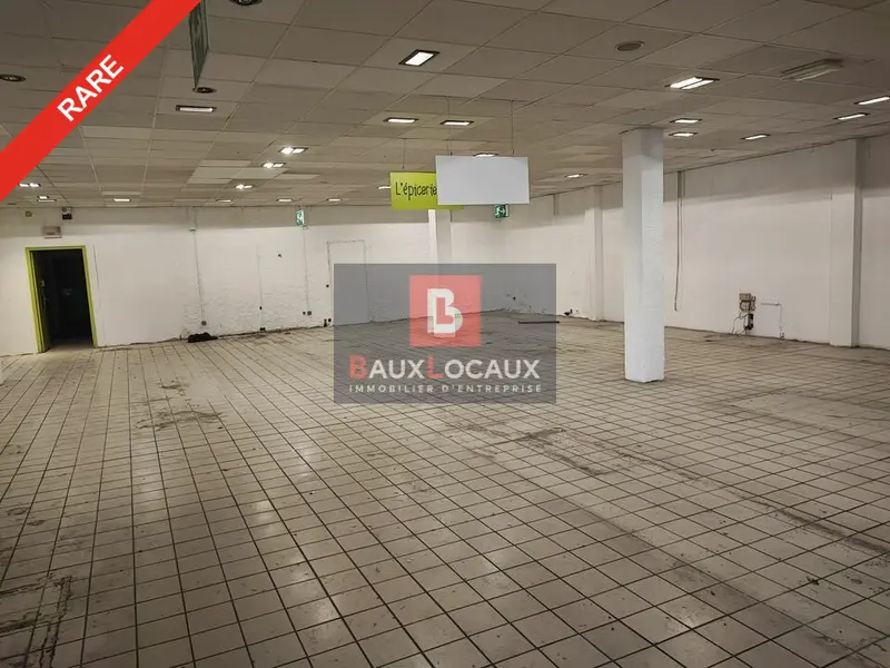 Local Commercial à louer - Salon-De-Provence (13300) - 364 m² - 2 600 €/mois
