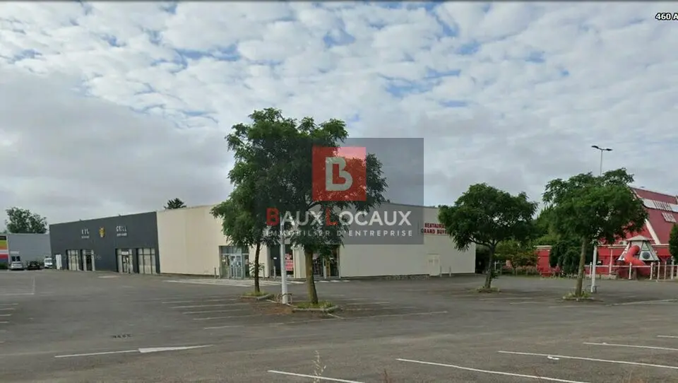 Local Commercial à louer - Alès (30100) - 600 m² - 6 000 €/mois