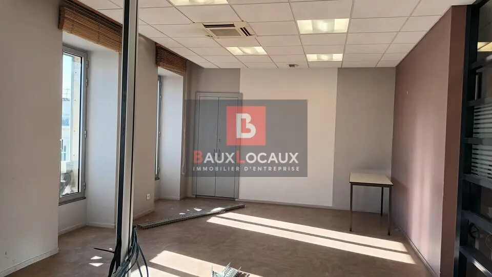 Bureau à louer - Avignon (84000) - 80 m² - 1 280 €/mois