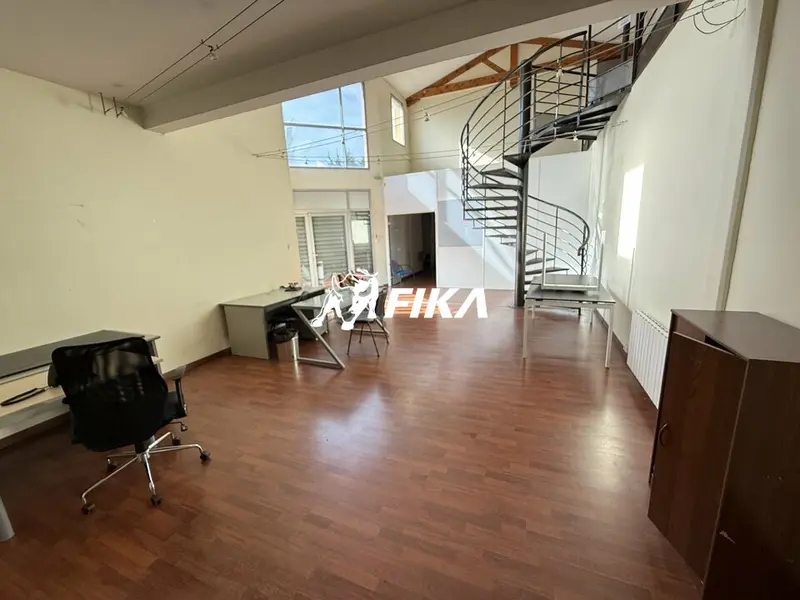 A LOUER BUREAUX - 225m² (31140) AUCAMVILLE