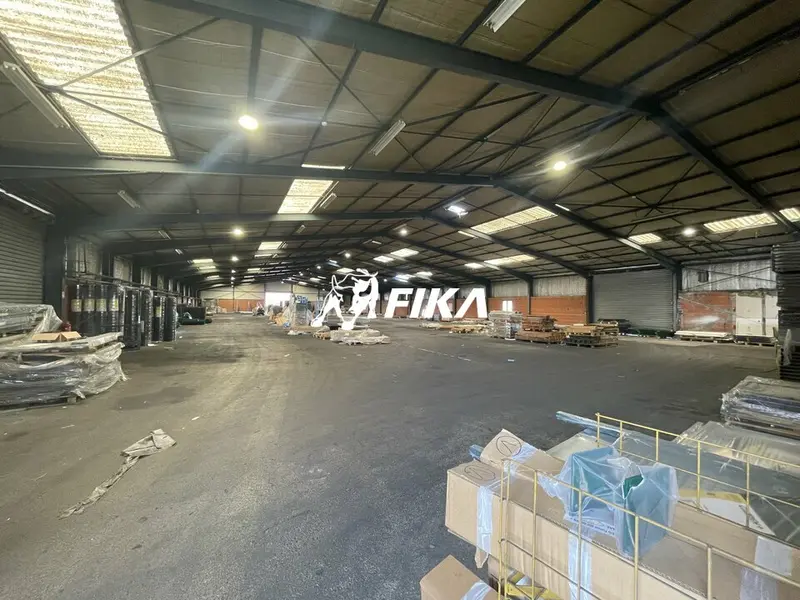 Entrepôt / Activité à louer - Portet-Sur-Garonne (31120) - 1000 m² - 5 000 €/...