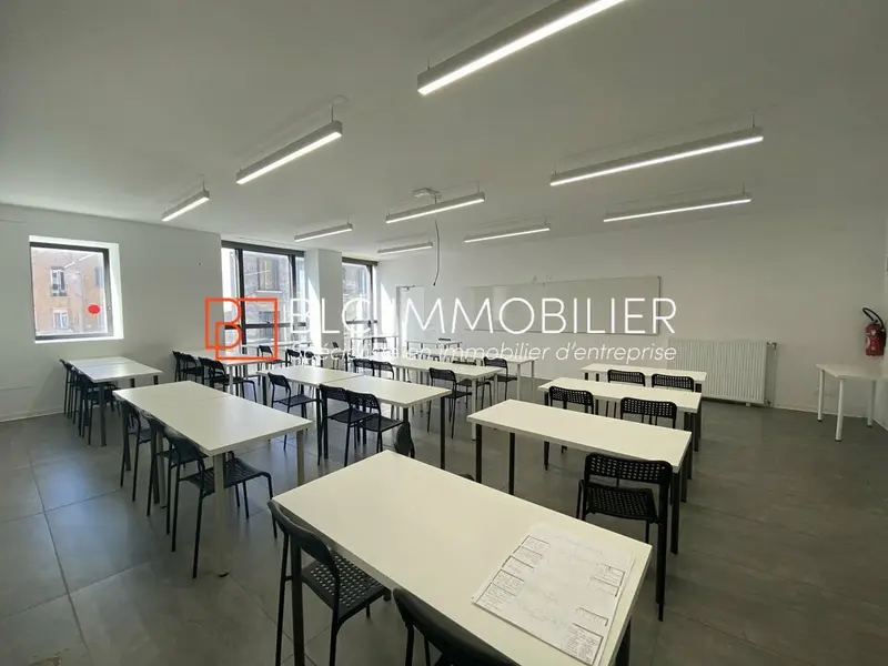 Bureau à louer - Marseille 02 (13002) - 322 m² - 5 000 €/mois