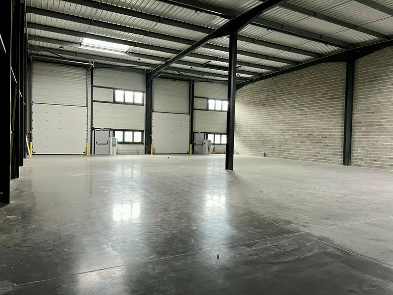 A louer Locaux d'activité 880m² Mauregard