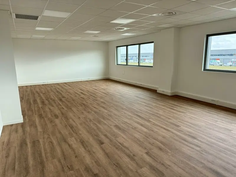 Entrepôt / Activité à louer - Le Thillay (95500) - 371 m² - 3 593 €/mois